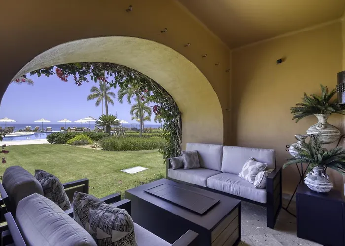 Beautiful Beachfront With Spectacular Views *