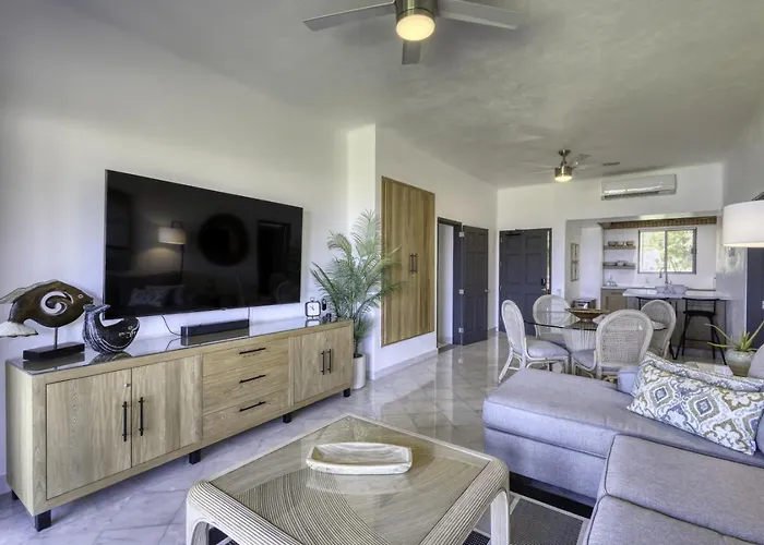 Beautiful Beachfront With Spectacular Views *