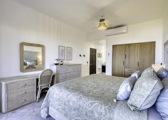 Beautiful Beachfront With Spectacular Views Holiday home